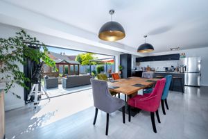 Living dining kitchen- click for photo gallery